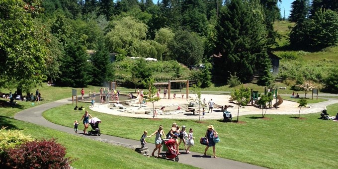 sammamish commons people walking in the park